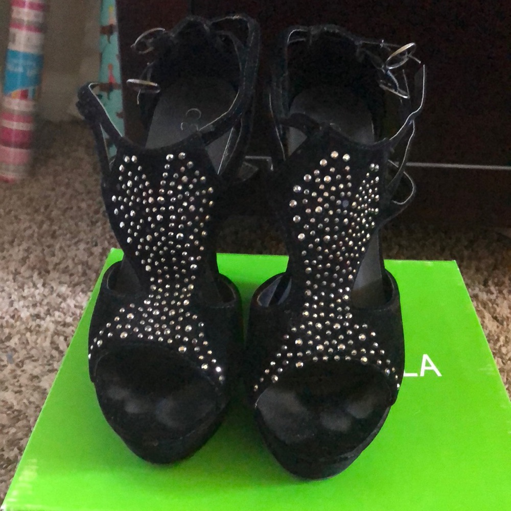 Black heels